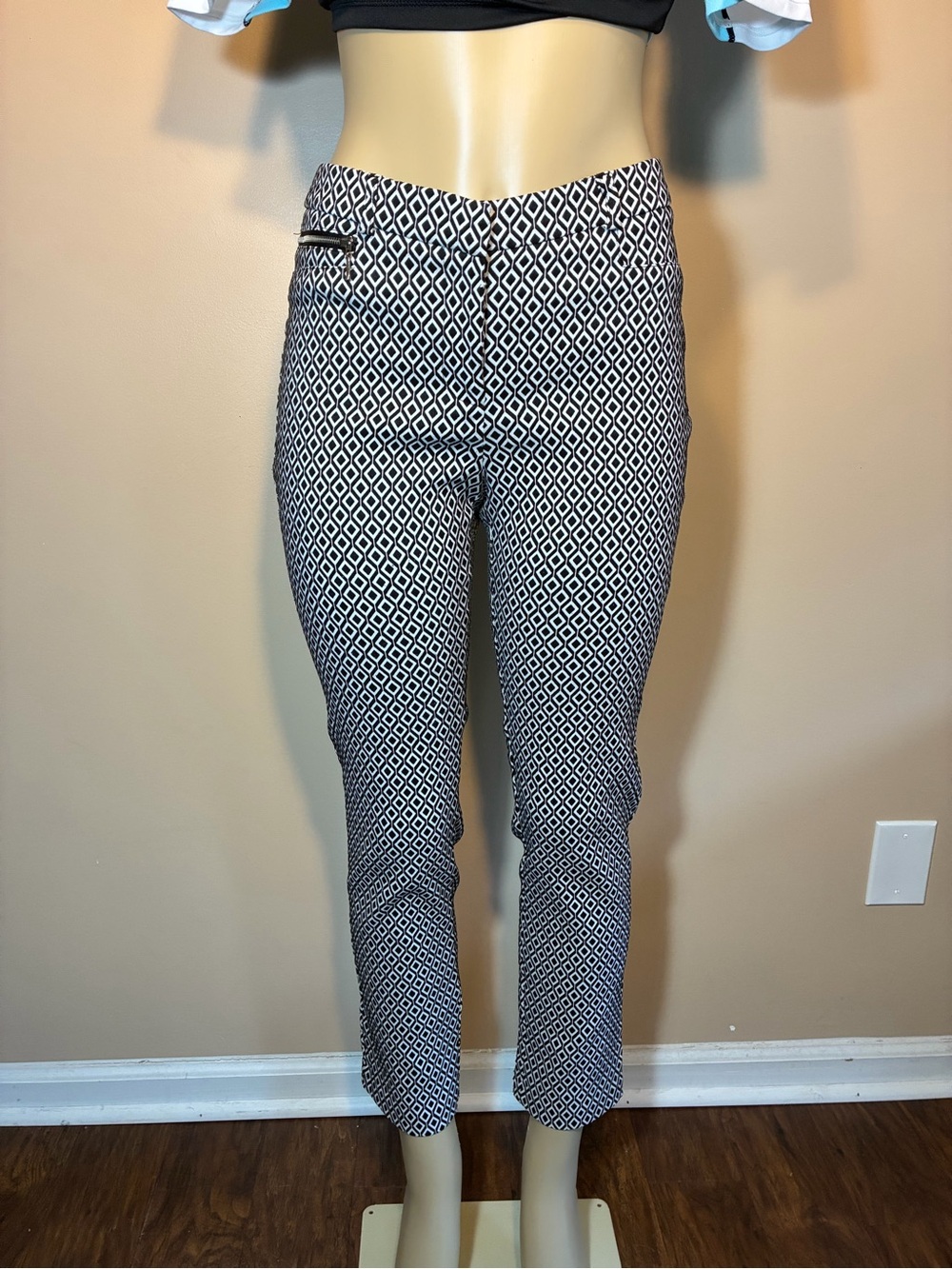 Soho Apparel Black and White Geometric Ankle Pants